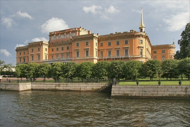 михайловский замок в санкт петербурге фото