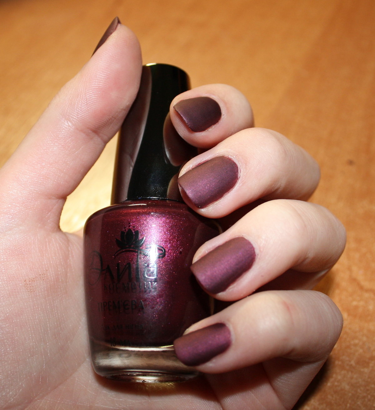 Матовый лак для ногтей картинки