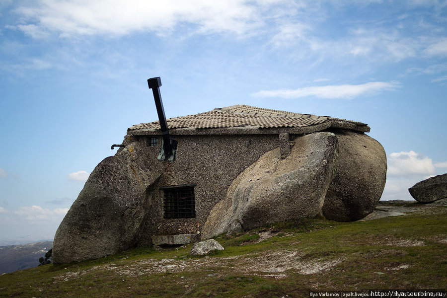 дом-камень гюэмараес португалия фото