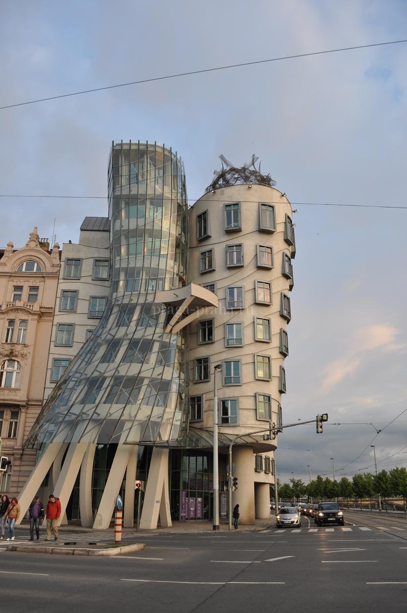 прага танцующий дом фото