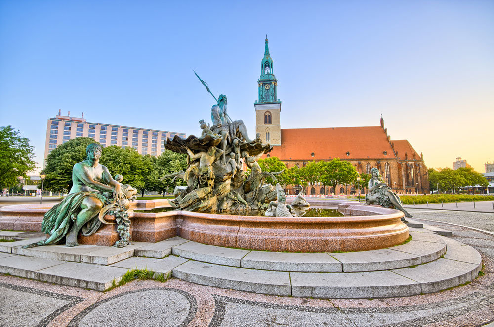 фонтан нептуна в берлине фото