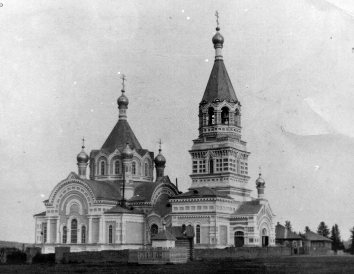 петропавловская церковь (камбарка) фото