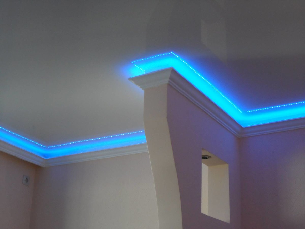 какую светодиодную ленту выбрать для подсветки потолка