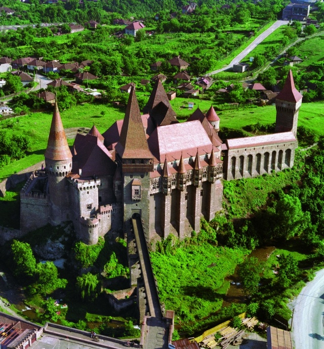 замок корвинов румыния фото