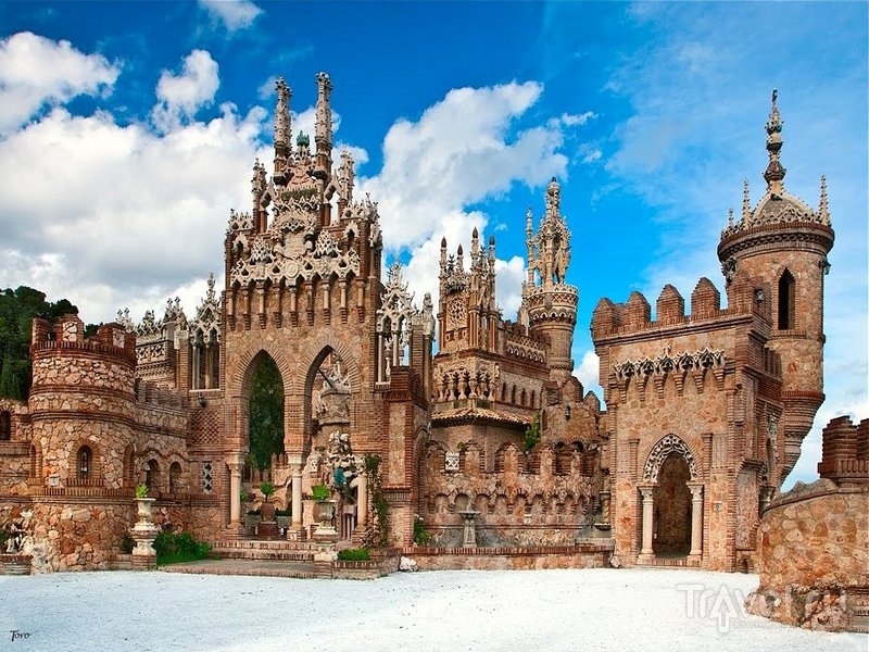 Замок коломарес: фото, изображения и картинки