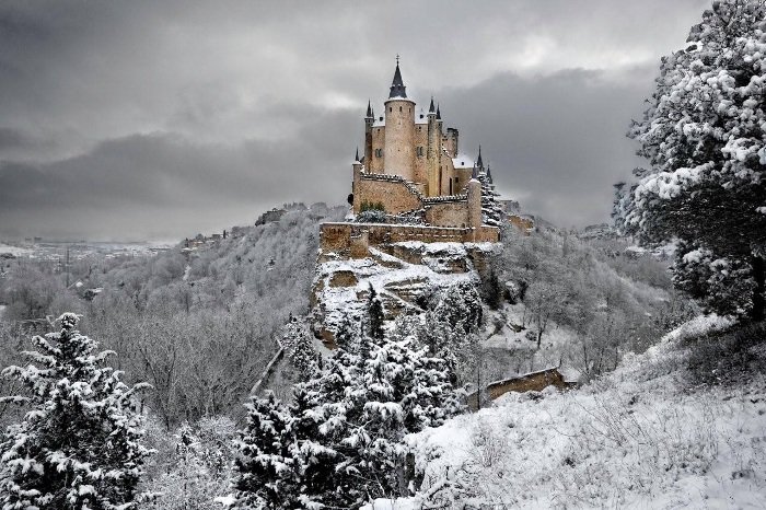 замок алькасар испания фото