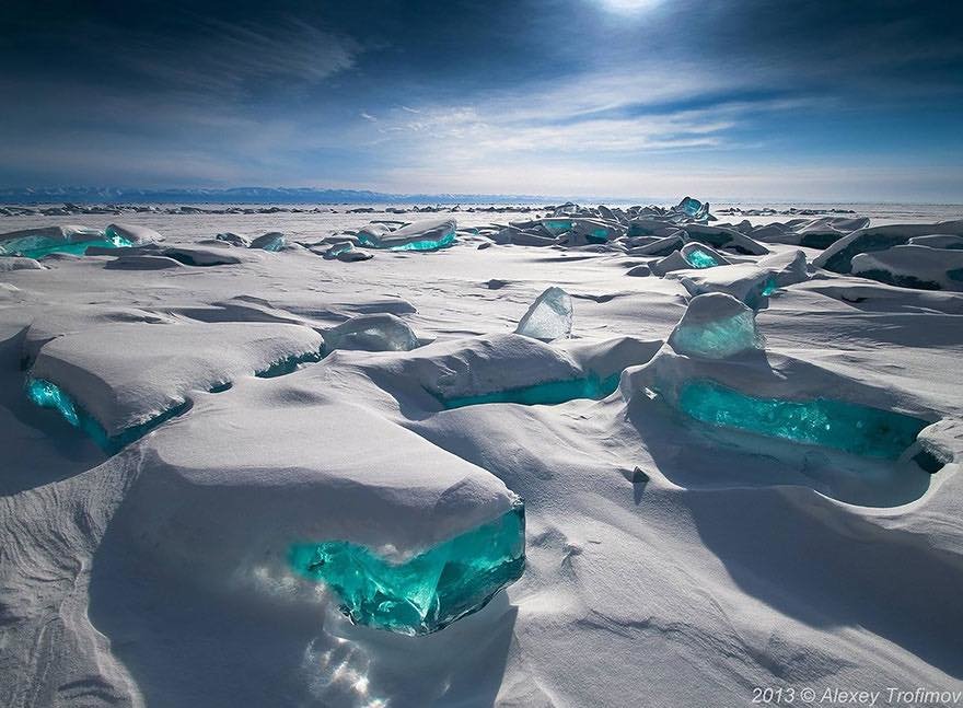 Чистый лед Байкала.