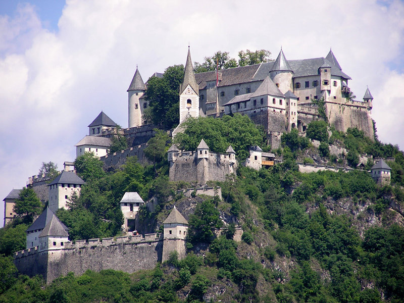 замок гохостервитц австрия фото