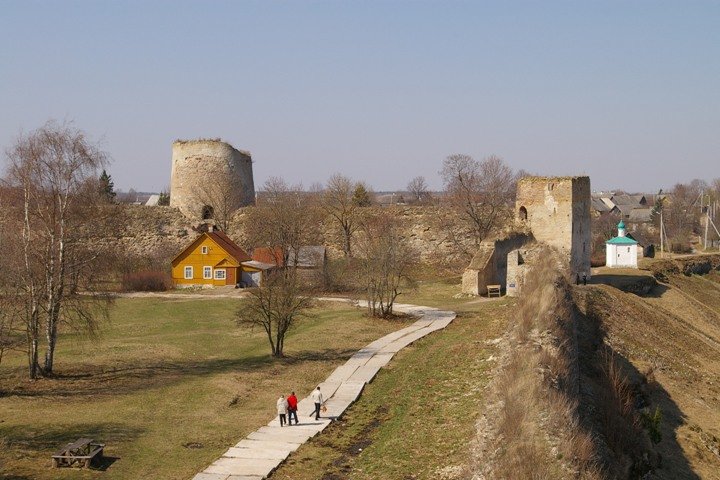 изборская крепость фото