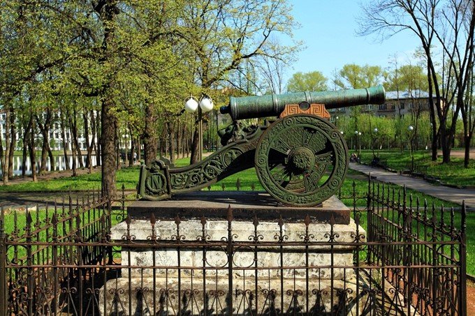 памятник 1812 года в смоленске пушка фото