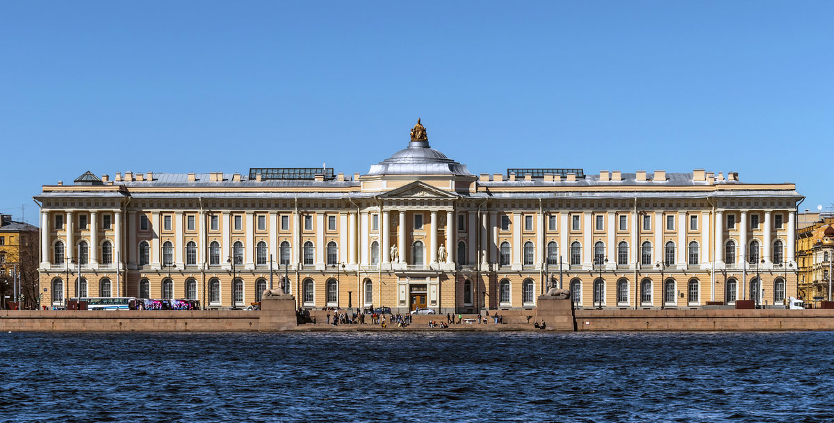 академия художеств в санкт петербурге фото