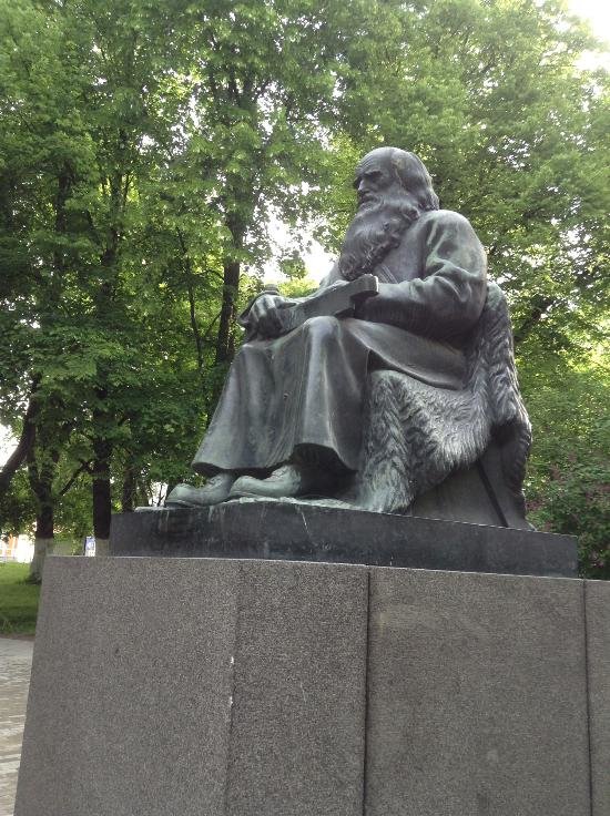 памятник рунопевцу сортавала фото