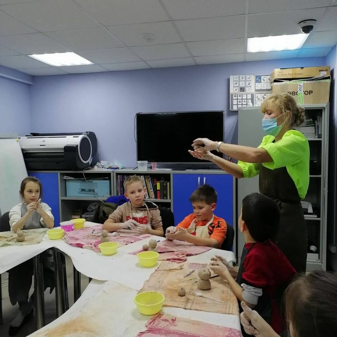 Photo by Дополнительное образование on December 03, 2021. May be an image of child, standing and indoor.