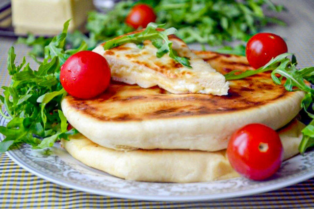 хачапури с творогом и сыром фото