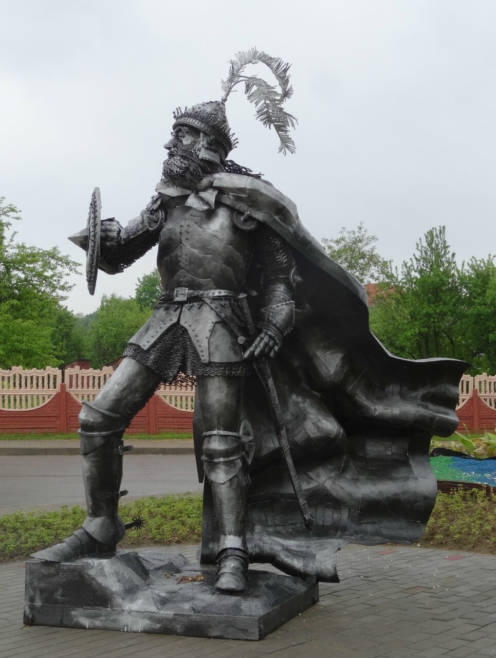 памятник миндовгу в новогрудке фото
