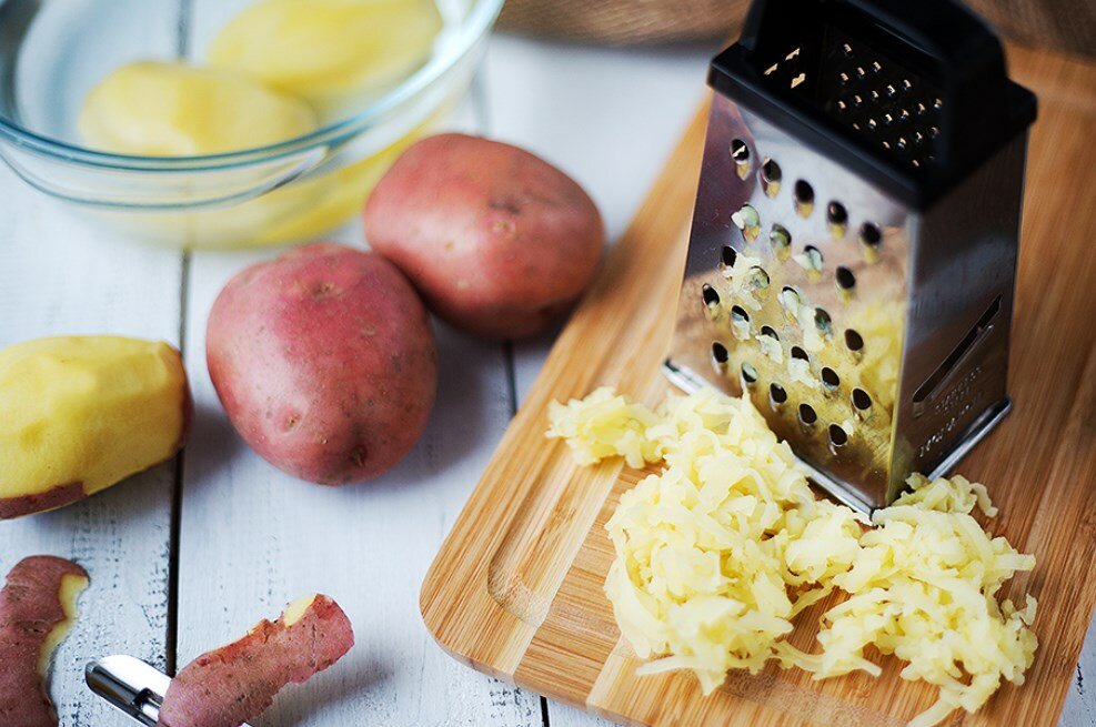 Картофель и мясной фарш, пожалуй есть в каждом доме. И у каждого найдется уйма рецептов приготовления разных блюд из этих ингредиентов. Сегодня хочу поделиться еще одним классным рецептом, и, возможно