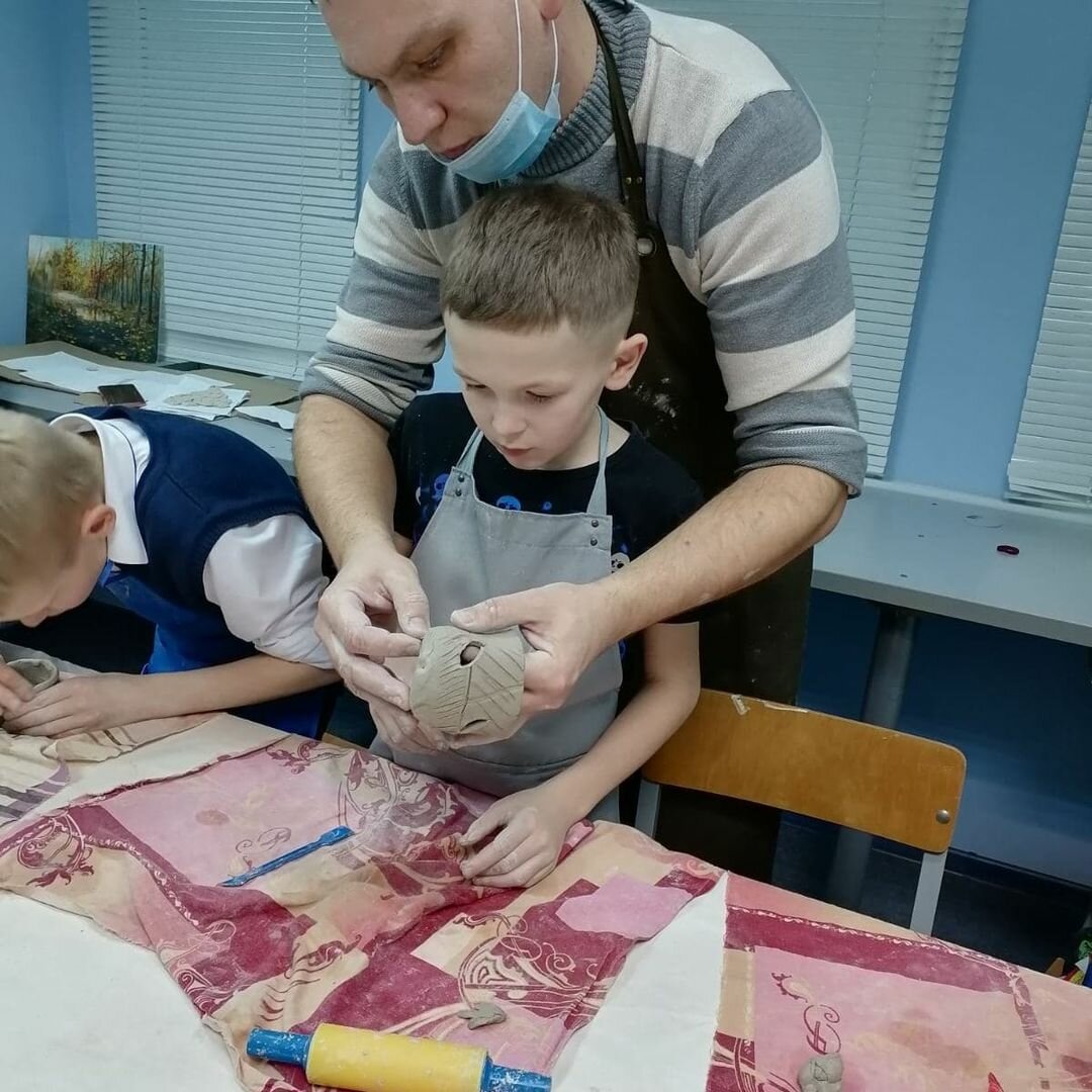 Photo by Дополнительное образование on December 18, 2021. May be an image of child, sitting, standing and indoor.