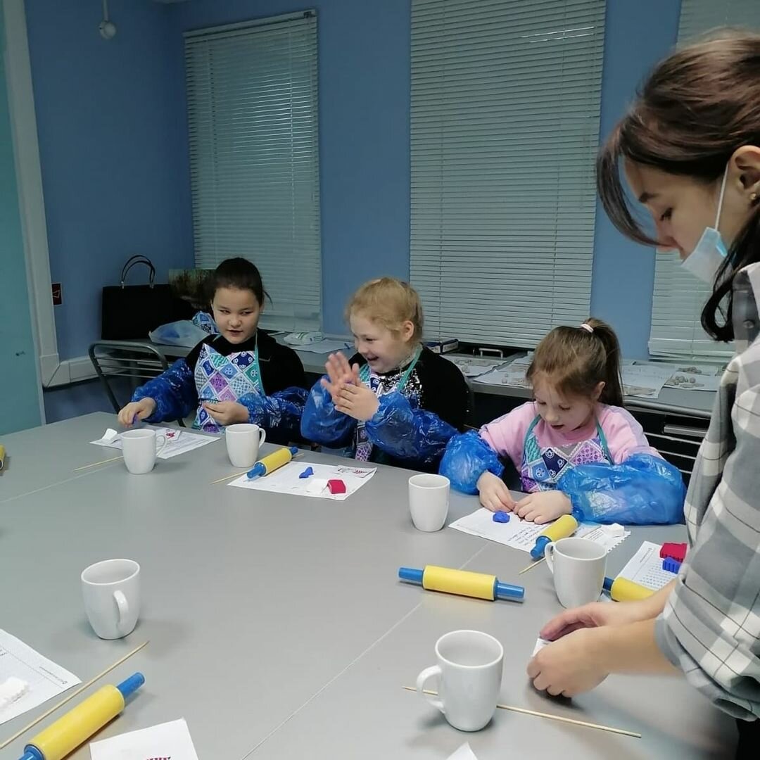 Photo by Дополнительное образование on December 14, 2021. May be an image of child, sitting, standing and indoor.