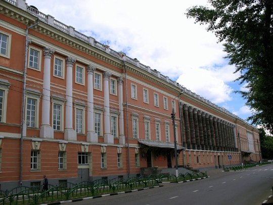 екатерининский дворец в лефортово фото