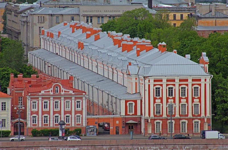 здание 12 коллегий фото
