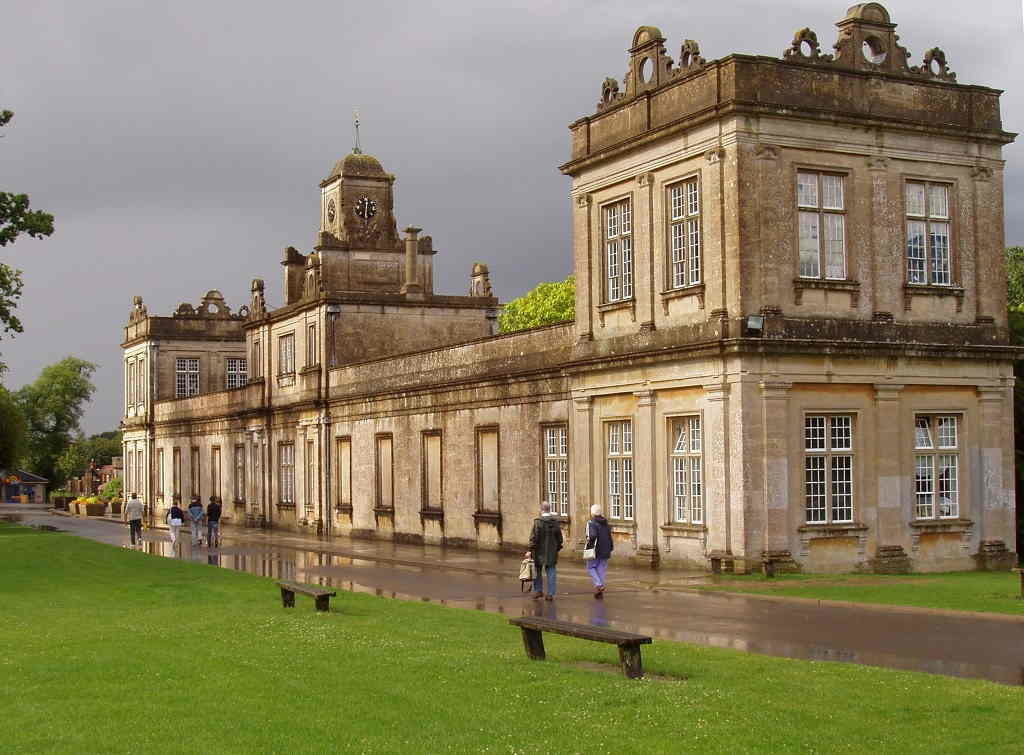 лабиринт лонглит (longleat hedge maze), англия, великобритания фото