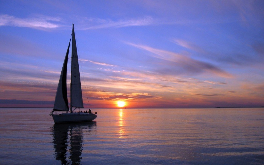 море яхта закат фото