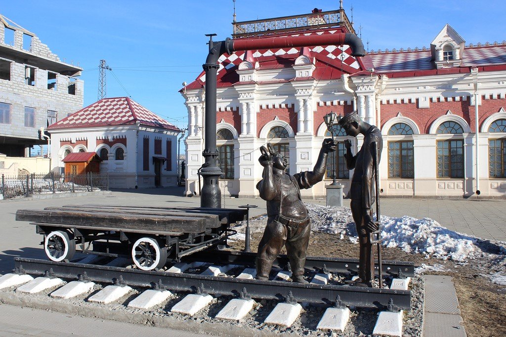 памятник старый вокзал екатеринбург фото