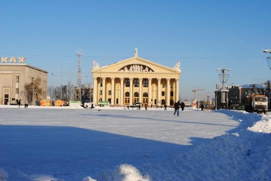 октябрьская площадь минск фото