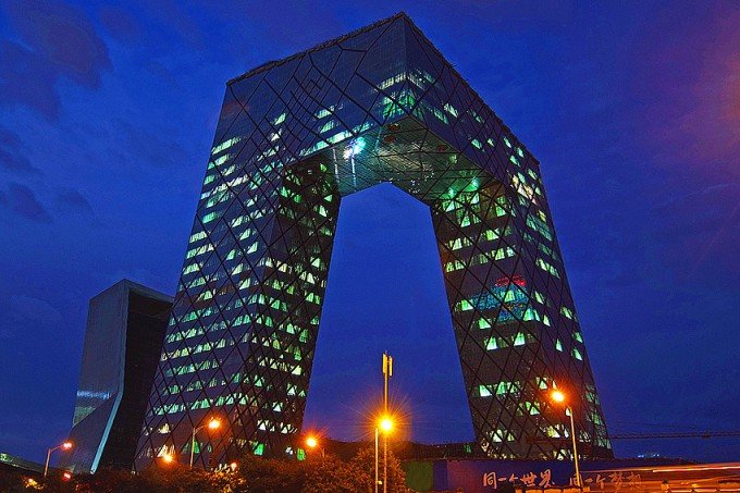 здание центрального телевидения китая рема кулхаса фото