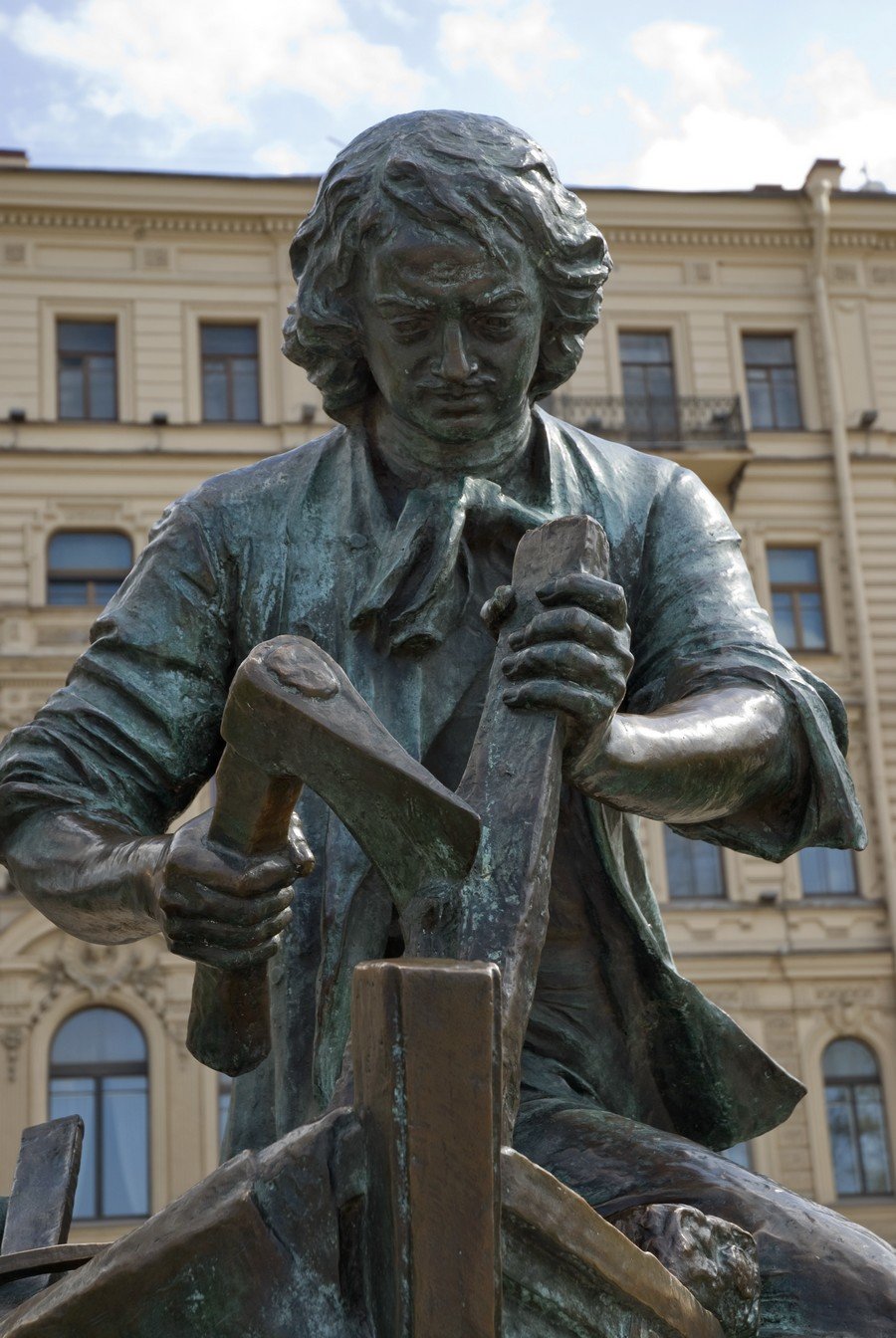 памятники петру i фото