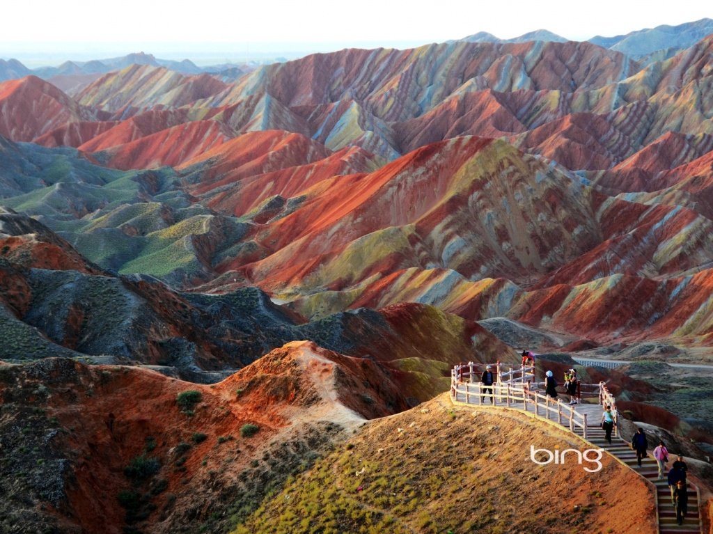 цветные скалы чжанъе данксиа фото