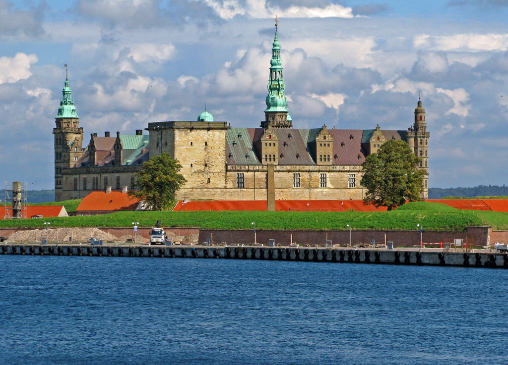 замок кронборг дания фото