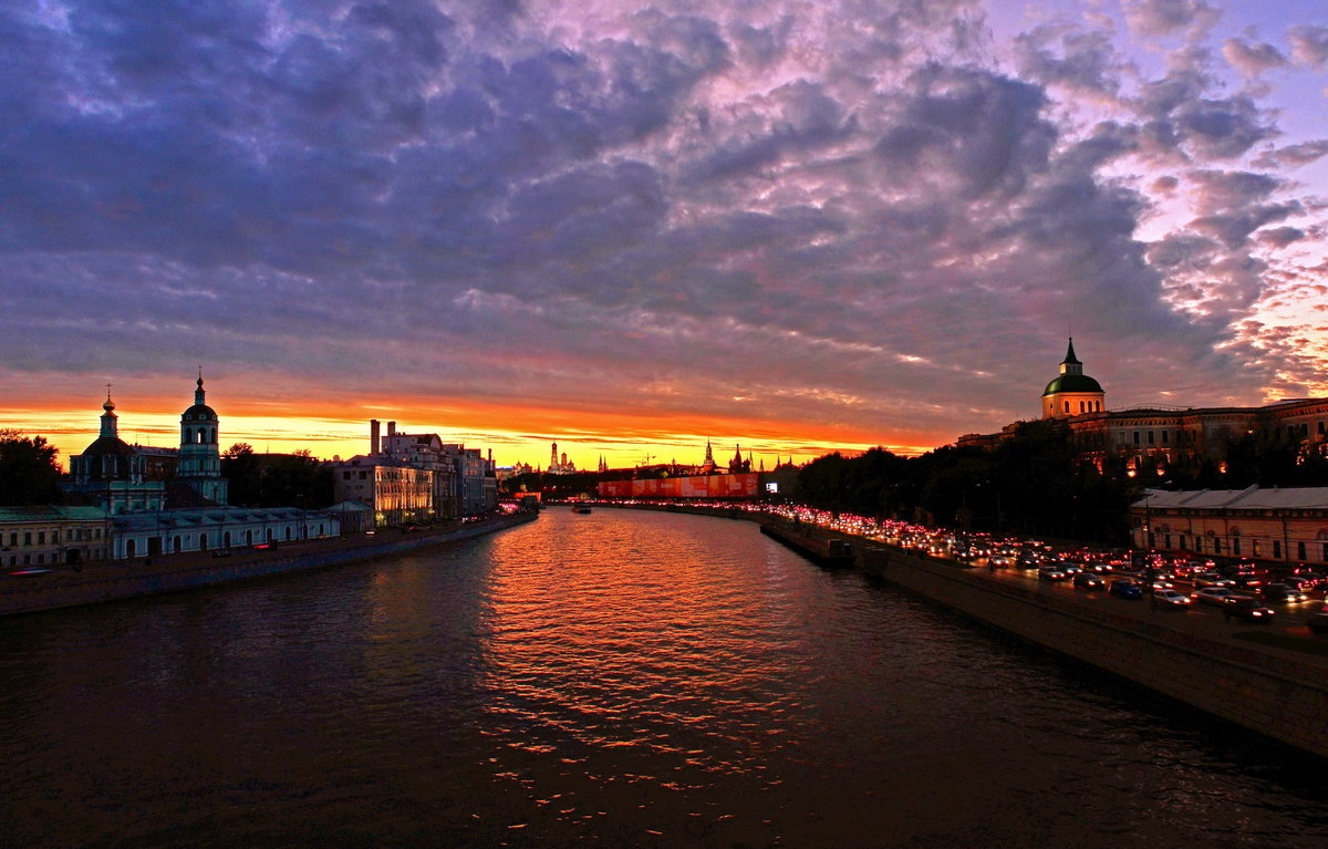 рассвет на москве реке фото