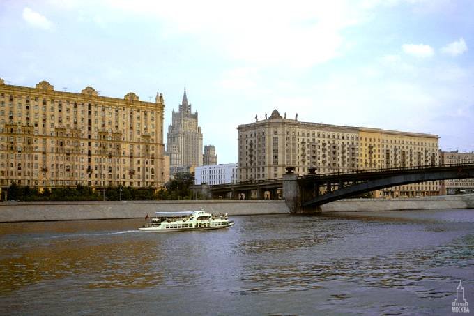 смоленская набережная москва фото