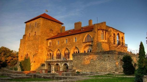 средневековые замки венгрии фото