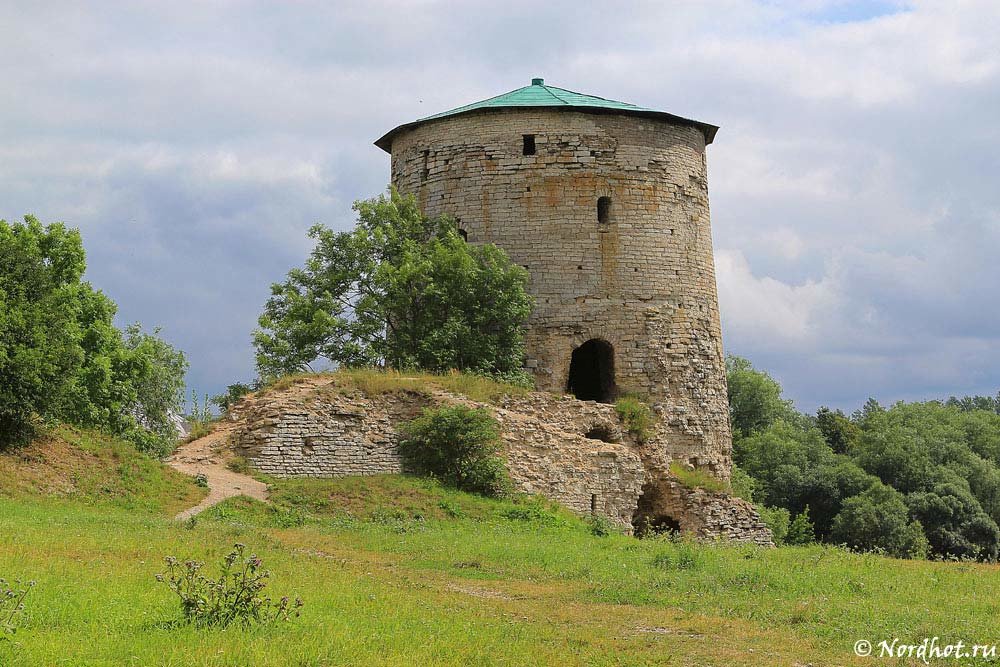Гремячая башня фото