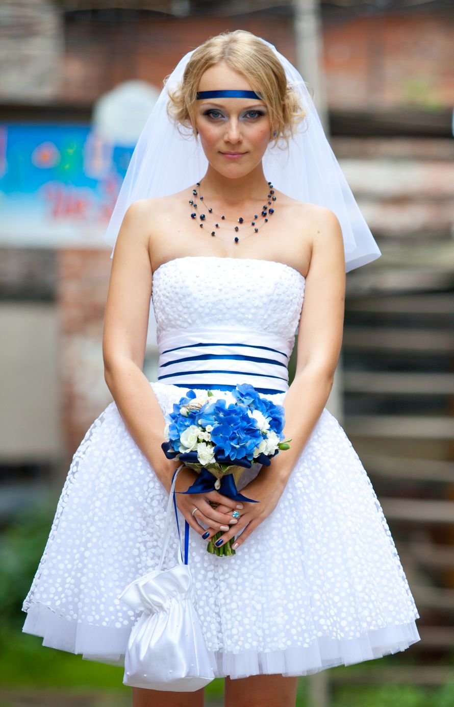 нежные Невесты в коротких свадебных платьях