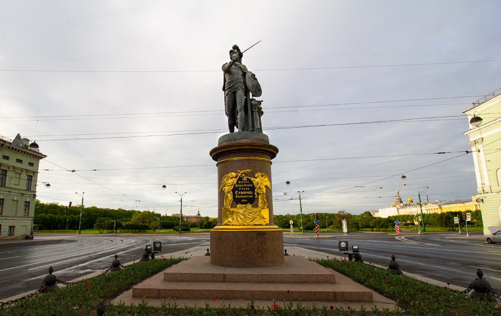 памятник суворову в санкт петербурге фото