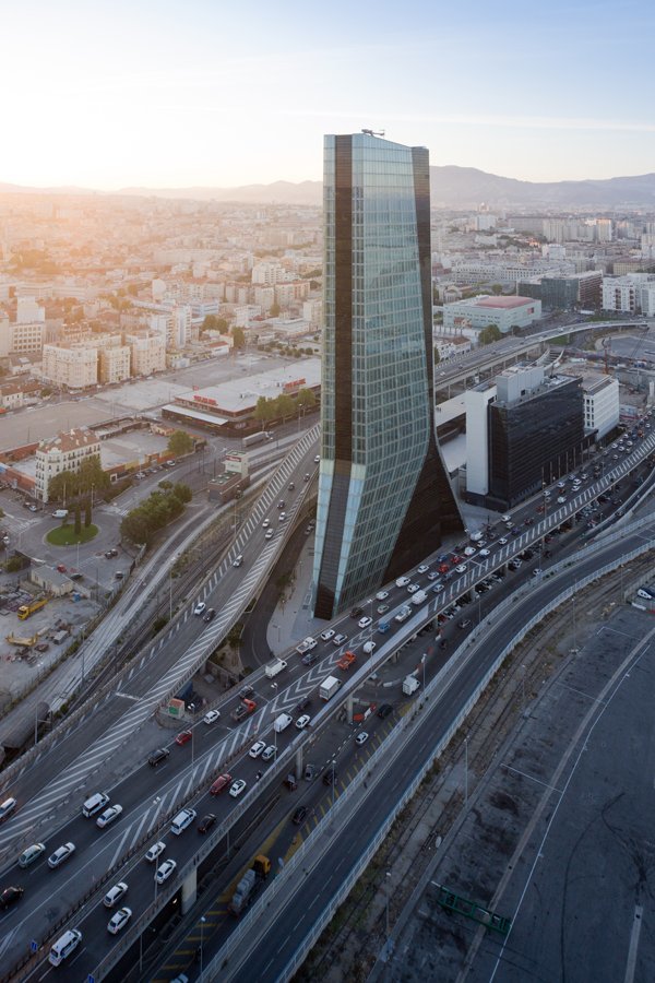 cma cgm tower, марсель, франция фото