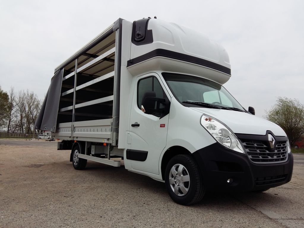 Объявление о продаже тентованного грузовика RENAULT Master 165KM - Wrocław. Цена: 25 390 €. Год выпуска: 2016