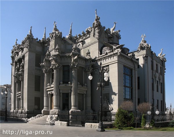 дом с химерами киев фото