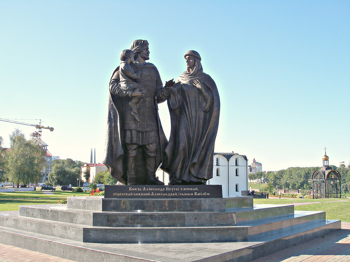 памятник александру невскому в витебске фото