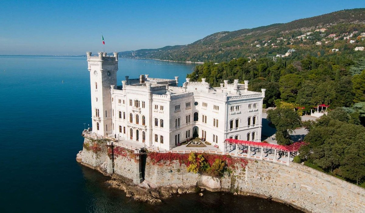 замок мирамаре фото