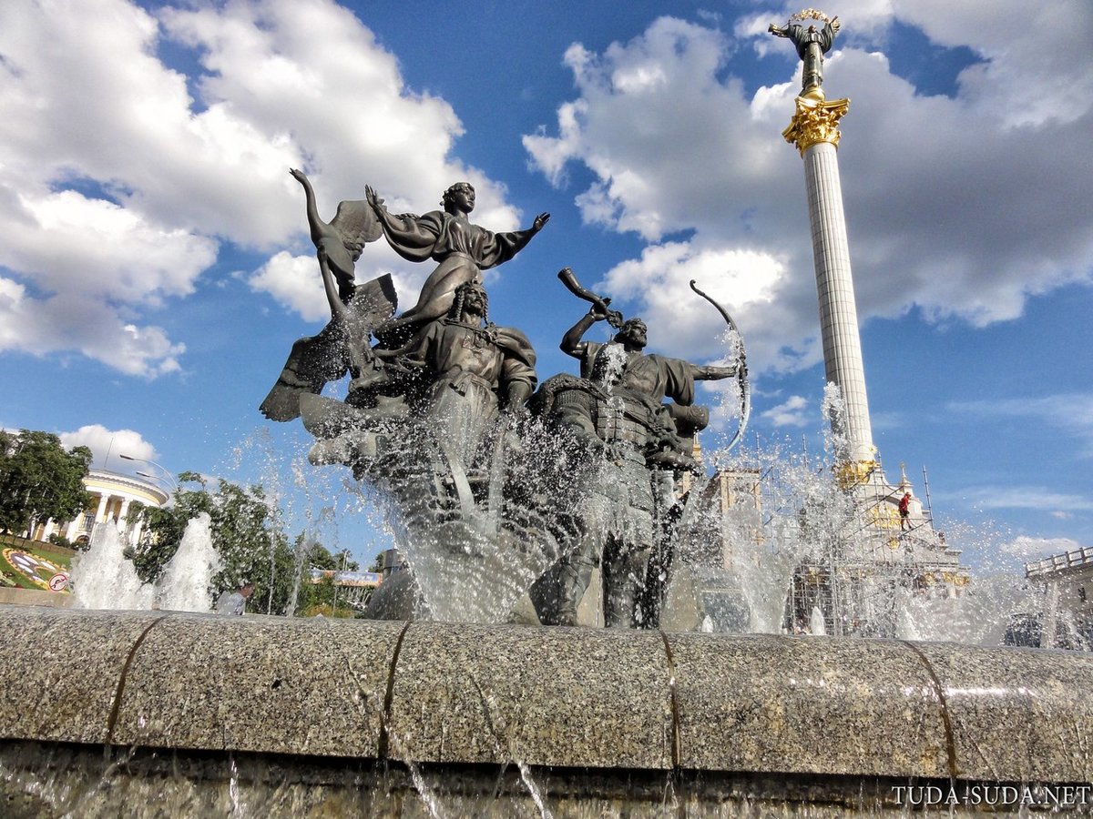 монумент независимости в киеве фото