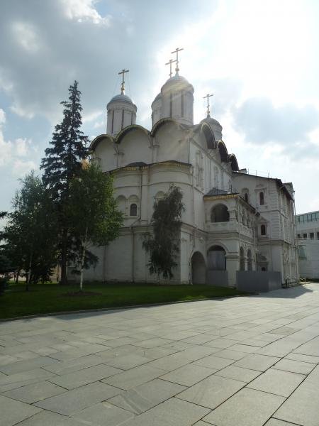 патриарший дворец и церковь двенадцати апостолов фото