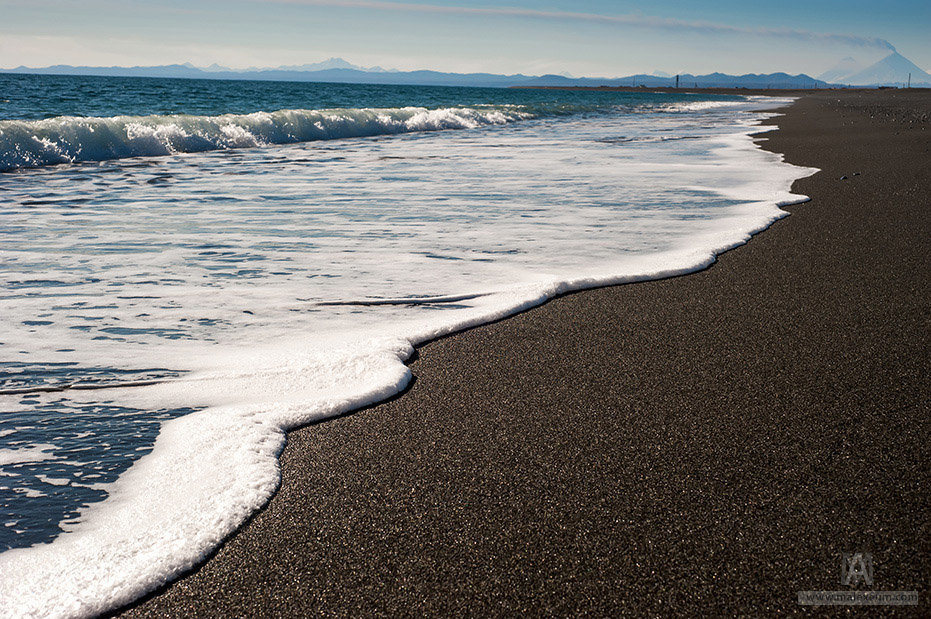 ÐÑÐ¾Ð½Ð¾ÑÐºÐ¸Ð¹ Ð·Ð°Ð»Ð¸Ð² â ÑÐµÑÐ½ÑÐµ Ð¿ÑÑÑÑÐ½Ð½ÑÐµ Ð»Ð°Ð²Ð¾Ð²ÑÐµ Ð¿Ð»ÑÐ¶Ð¸ Ð¸ Ð² Ð³Ð¾ÑÑÐ¸ Ð·Ð°ÑÐ¾Ð´ÑÑ ÑÐµÑÑÐµ ÐºÐ¸ÑÑ