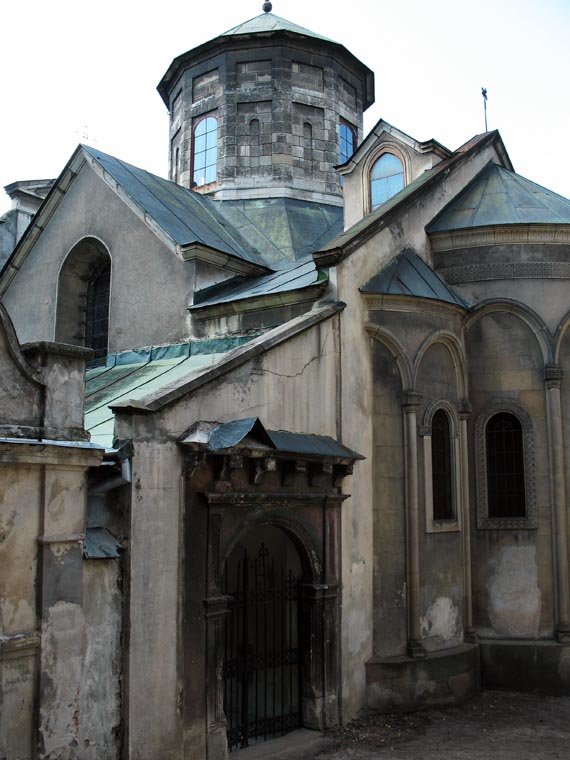армянский собор во львове фото