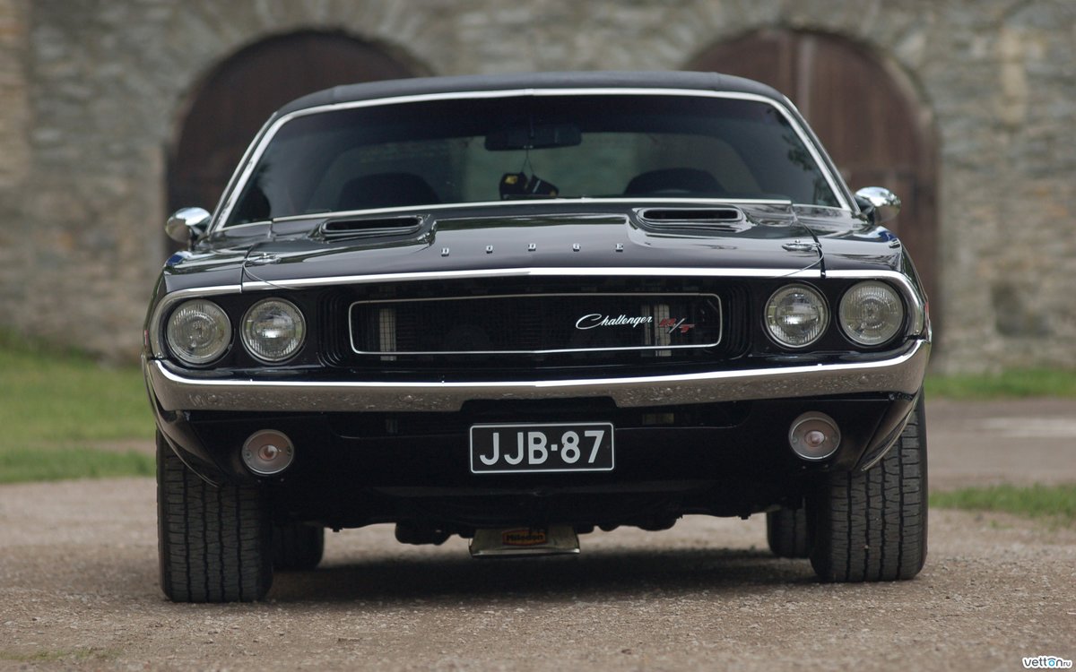 dodge challenger фото