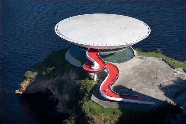 музей современного искусства в нитерое бразилия фото