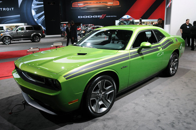 dodge challenger фото